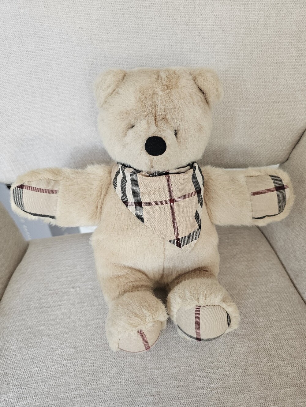 Burberry Fragrance Coĺlectable Teddy Bear